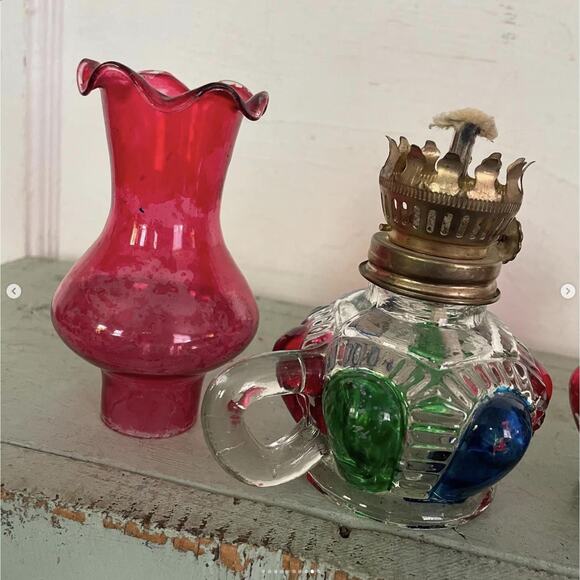 Vintage Glass Oil Lamp Handheld Mini Faceted Bottom Red Top Hong Kong PAIR - Picture 9 of 10